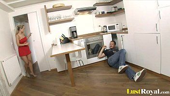 play Women lie that he is a plumber just to have sex with them