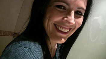 play De teef neukte alleen vast in de kont van Mosi geneukt met volwassen brunettes die op de geit zitten
