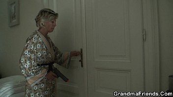 play milf attacked by thieves forced to give them oral sex in order not to be killed