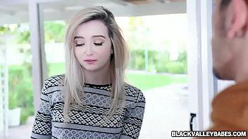 play Xnxx مع فتيات يعشقن ممارسة الجنس الحسي في الفندق مع رجالهن