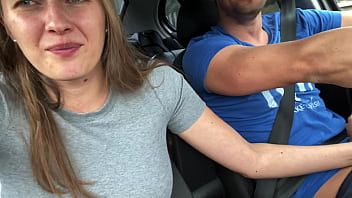 play Diese Frau, die mit dem Uber-Fahrer Pornos dreht, ist sehr heiß