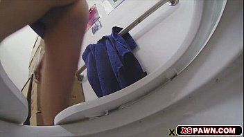 play Dieser Mann mit quadratischem Bauch möchte Sex mit einem Dorfmädchen mit großen Brüsten haben